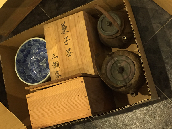 【2017-12-1】　松山市にて　古い鉄瓶・伊万里丼など買取らせて頂きました。
