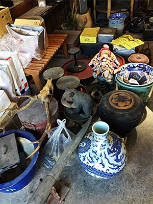 広島県内にて　古い鉄瓶・花台・伊万里鉢など　多数　買い取らせて頂きました。